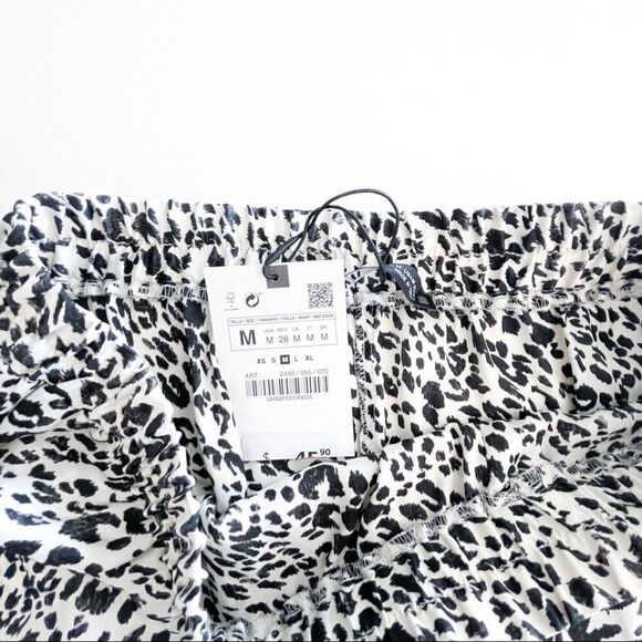 Zara // Animial print midi skirt // Size Medium // NWT - Picture 2 of 9